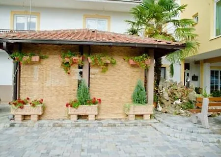 Pansion Stipanovic Bed & Breakfast 3*